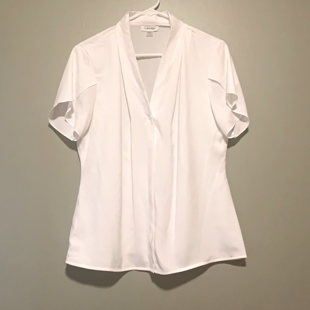 Wear Anywhere White Blouse w/Tulip Sleeves
